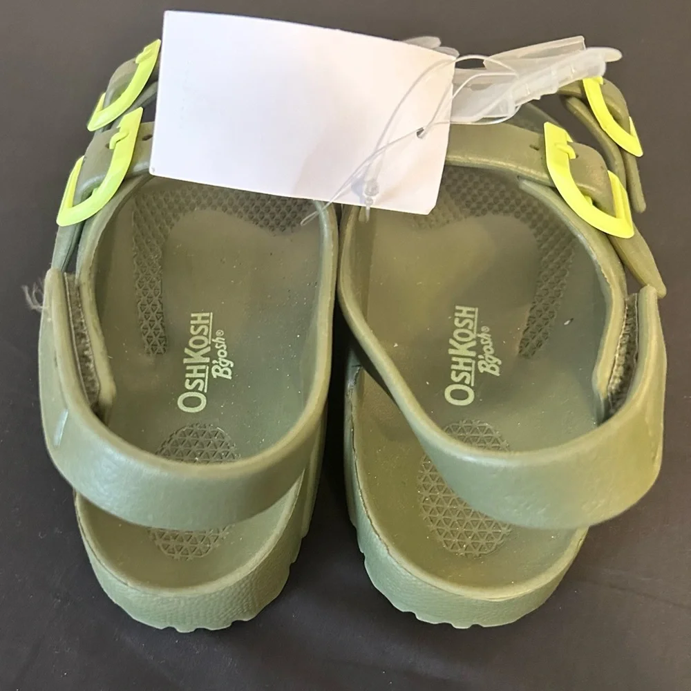 OshKosh B’gosh Rivar Big Boys Sandals Olive Green/Lime/Size 1/NWT